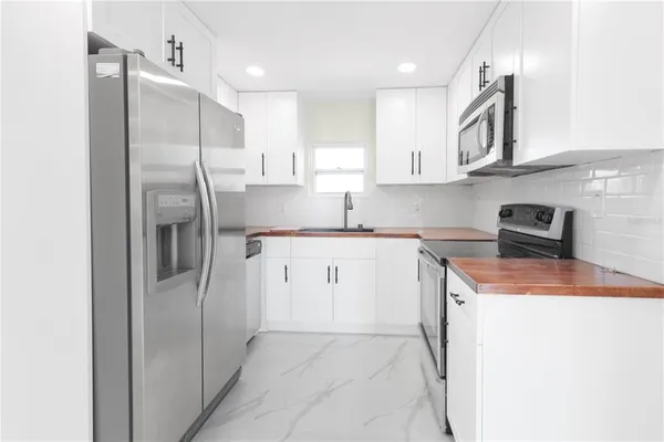 $1,975 | 130 Virginia Court, Englewood, FL 34223