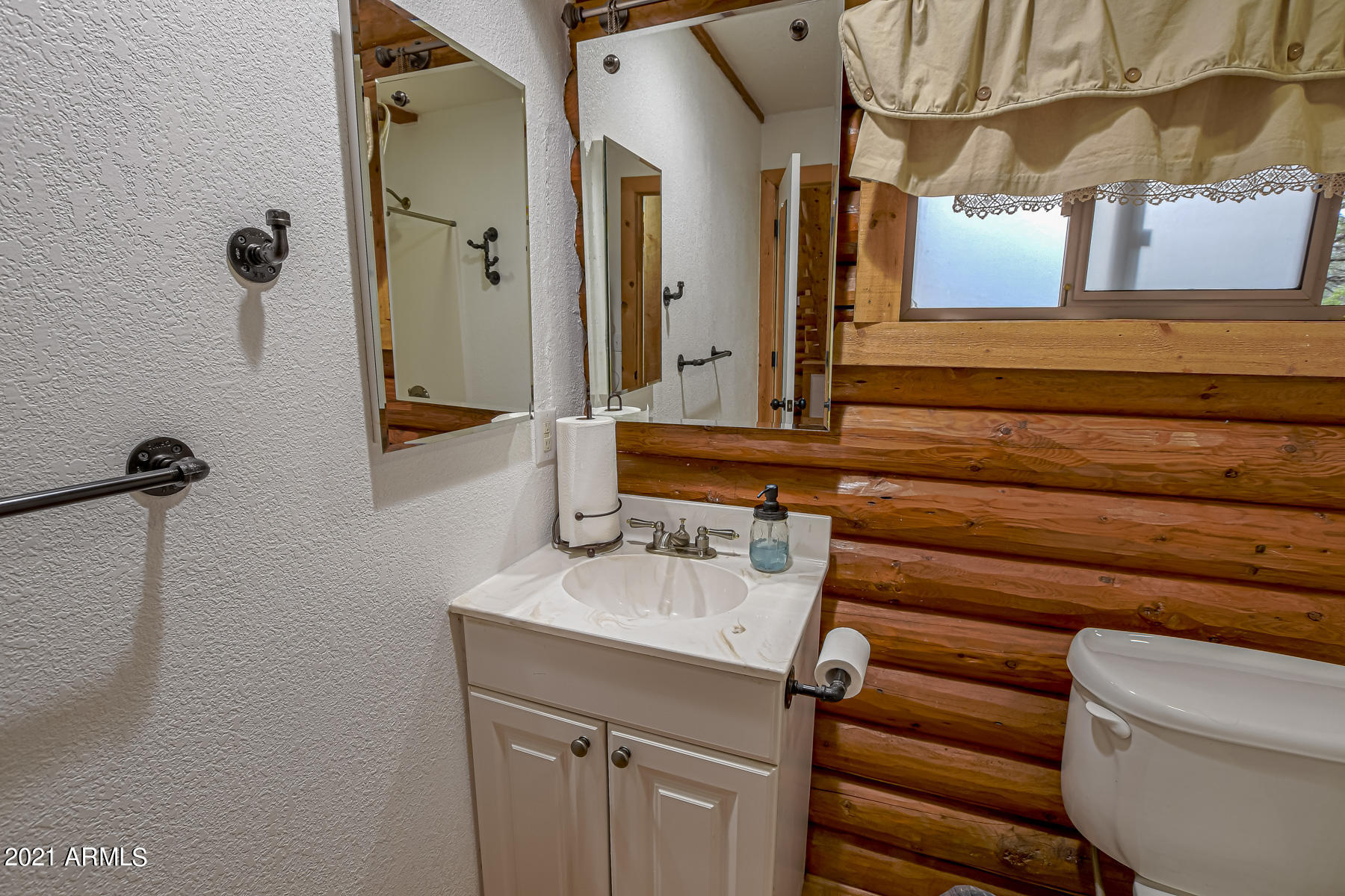 3967 Bloody Basin Road Pine, AZ 85544 - Photo 23 of 38 Bathroom