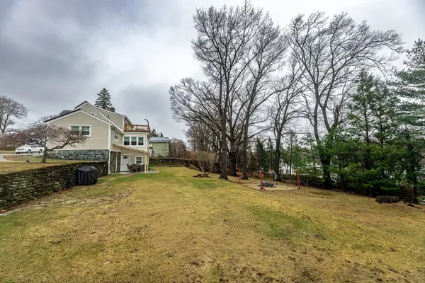 $2,300 | 32 Farmington Street, Unit 2, Worcester, MA 01603