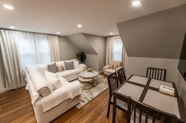 $2,300 | 32 Farmington Street, Unit 2, Worcester, MA 01603