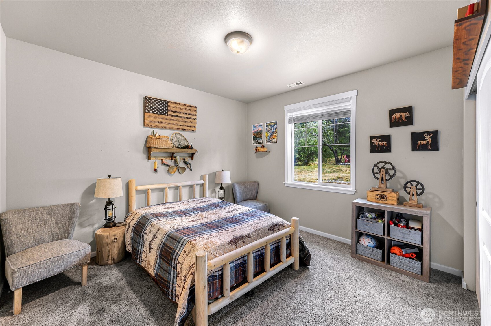 19727 Skyridge Road Mount Vernon, WA 98274 - Photo 16 of 32 a bedroom with a bed and a window