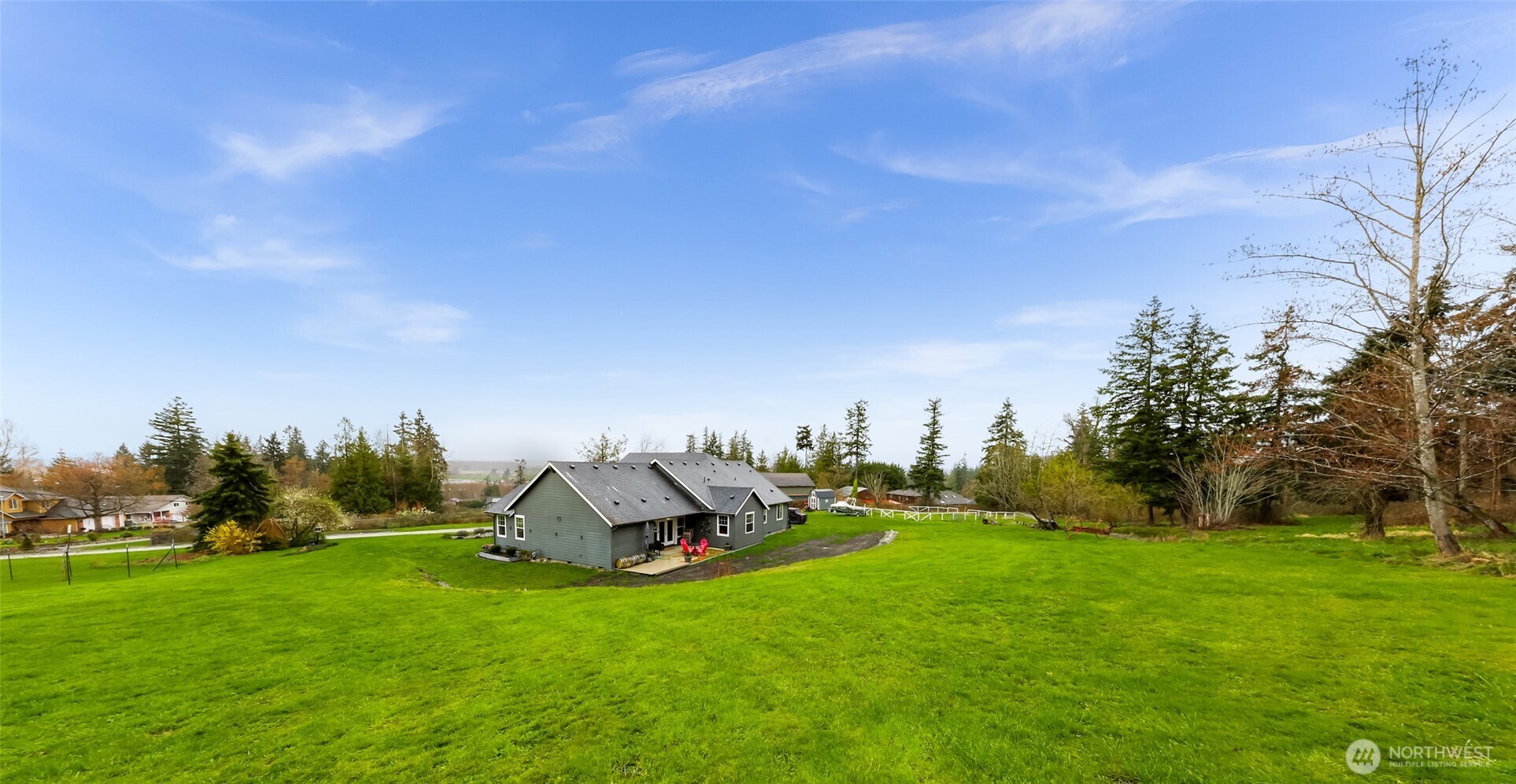 19727 Skyridge Road Mount Vernon, WA 98274 - Photo 26 of 32 a front view of a house with garden