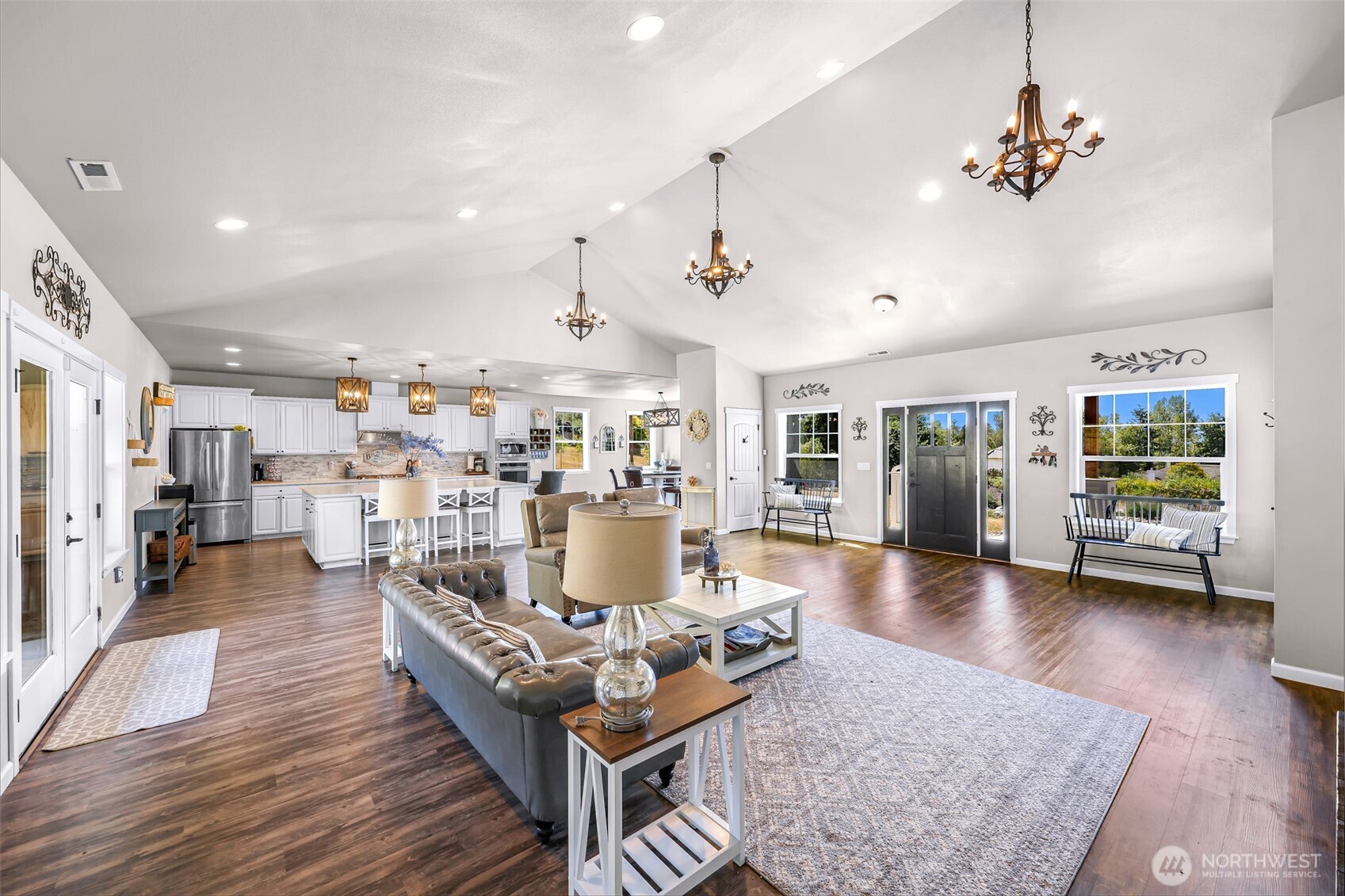 19727 Skyridge Road Mount Vernon, WA 98274 - Photo 4 of 32 a living room with furniture and a book shelf
