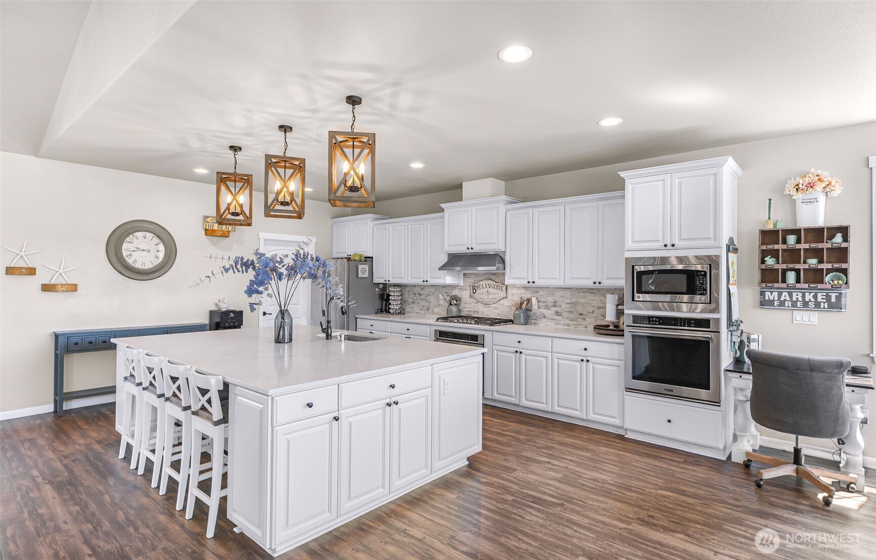 19727 Skyridge Road Mount Vernon, WA 98274 - Photo 6 of 32 a kitchen with cabinets a sink and appliances