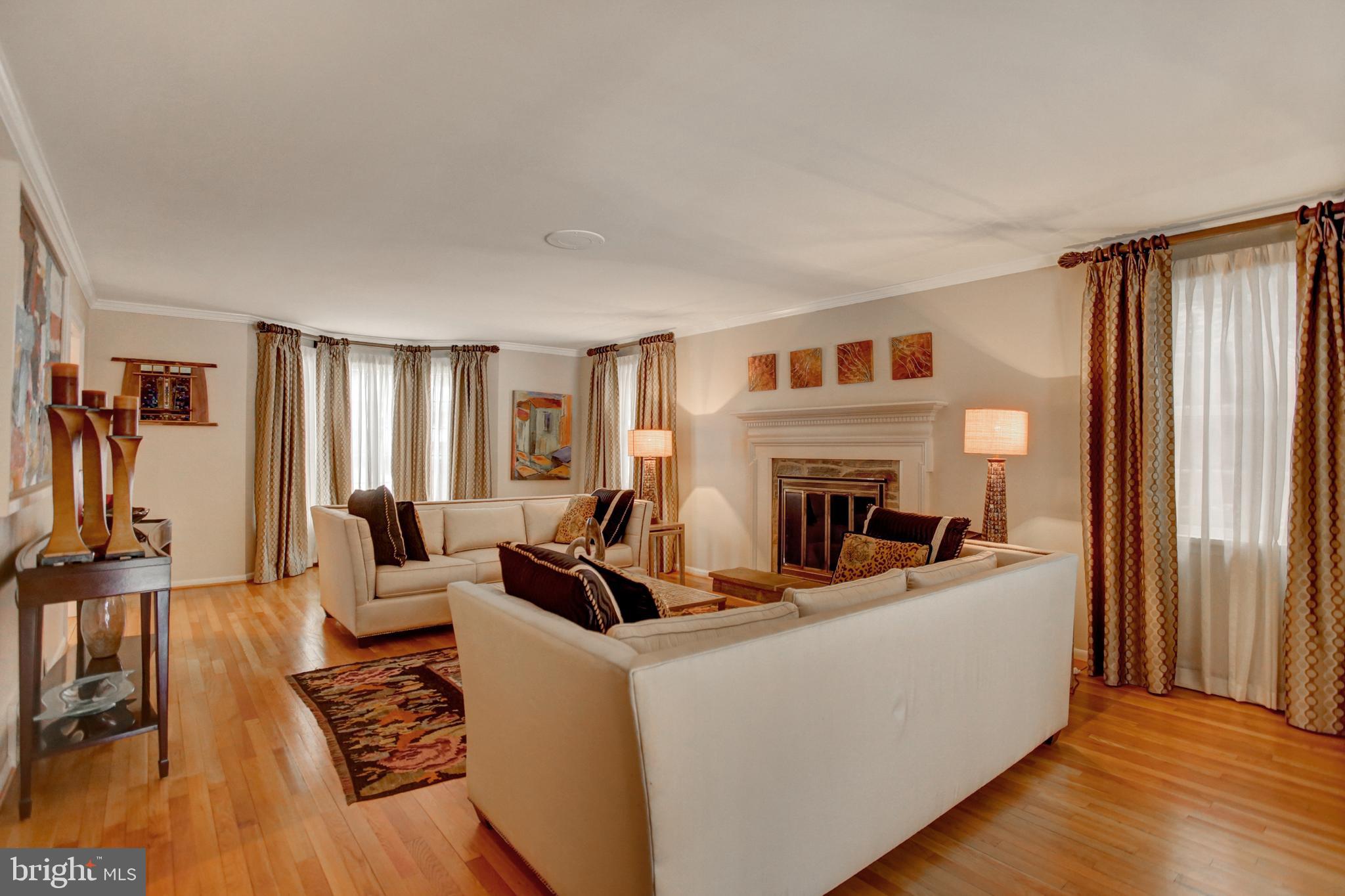 809 Riverview Road Lemoyne, PA 17043 - Photo 13 of 41 Living Room