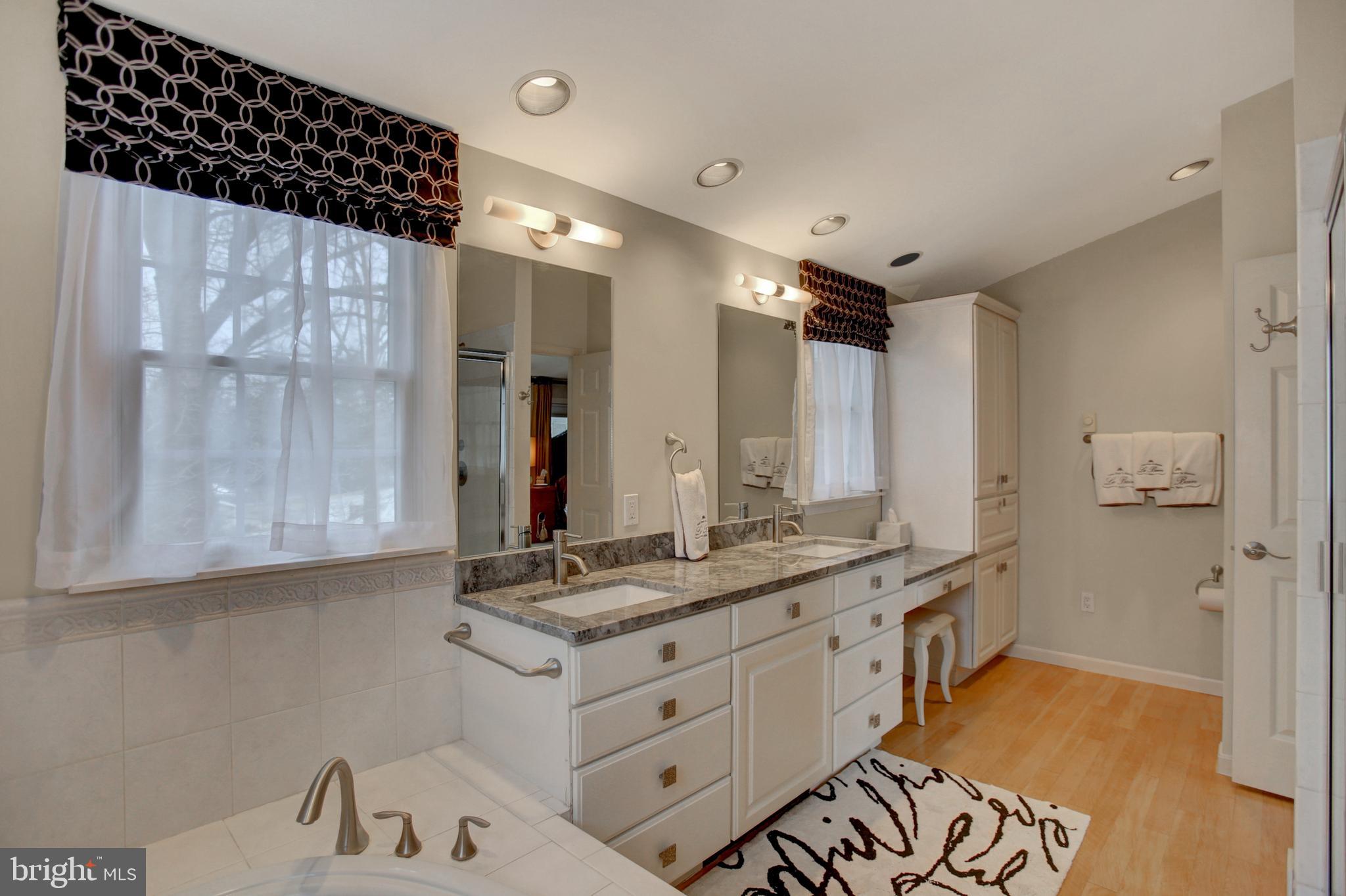809 Riverview Road Lemoyne, PA 17043 - Photo 27 of 41 Double Vanity
