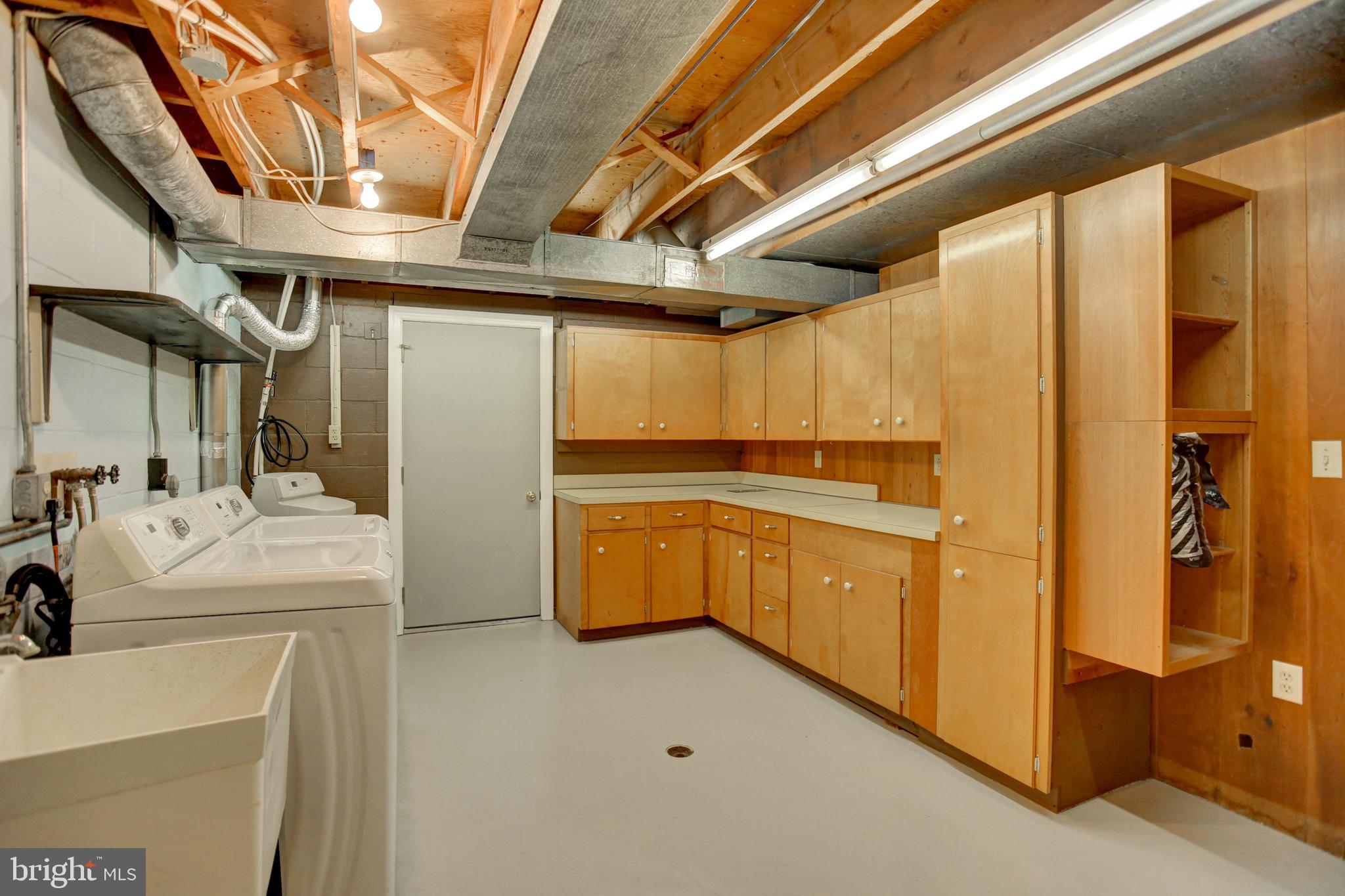 809 Riverview Road Lemoyne, PA 17043 - Photo 30 of 41 washer/dryer in basement