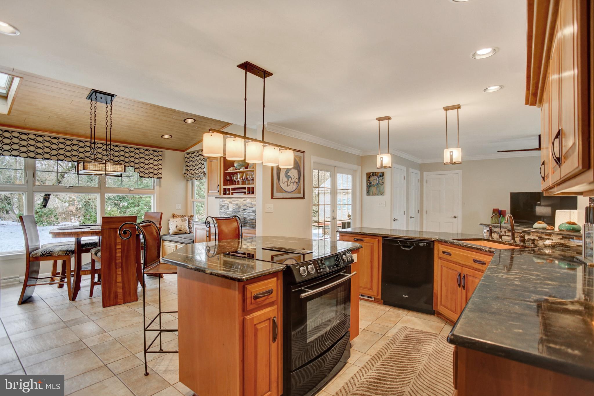 809 Riverview Road Lemoyne, PA 17043 - Photo 7 of 41 Updated Kitchen