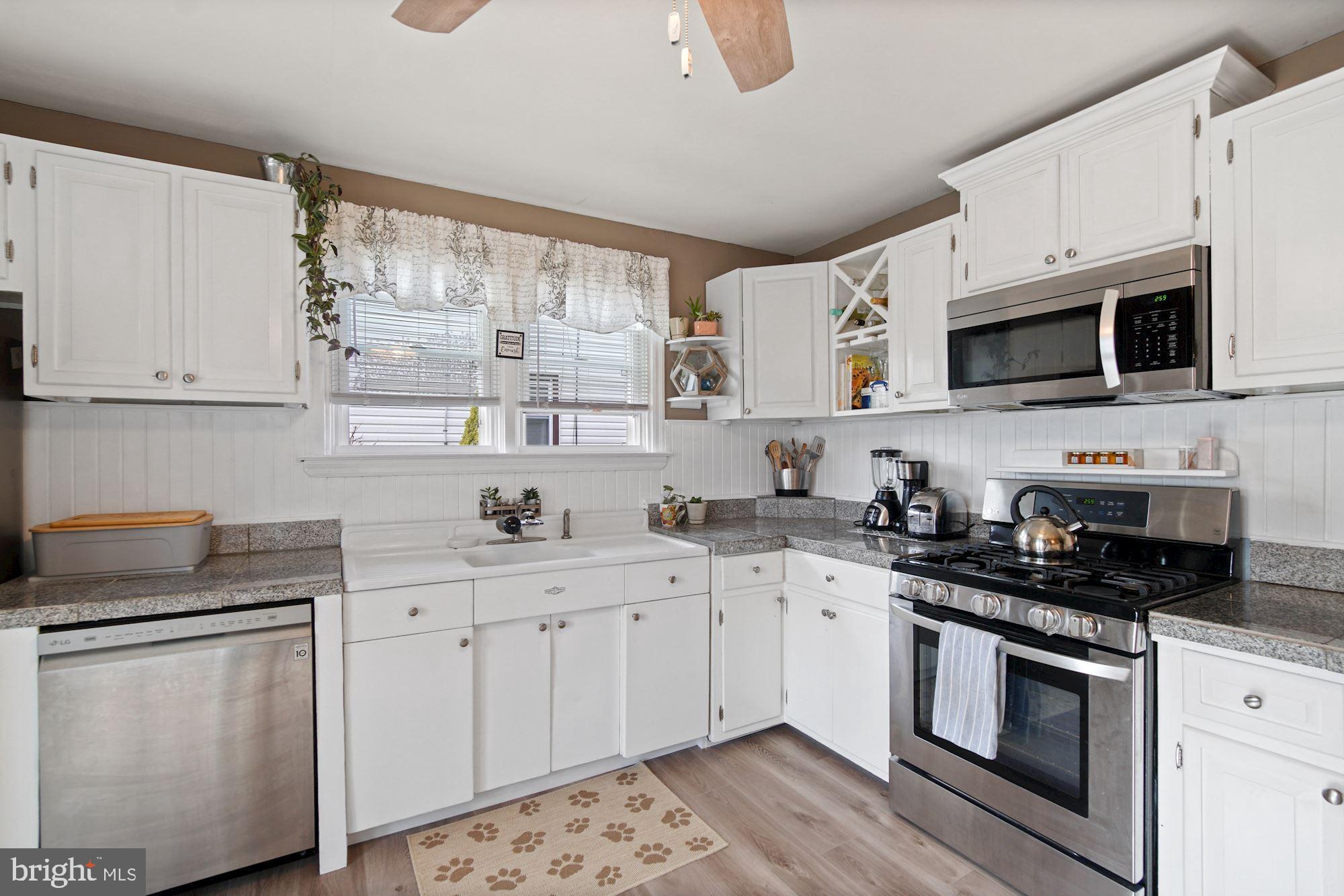 329 Ridley Avenue Folsom, PA 19033 - Photo 12 of 42 Gallery Image 12