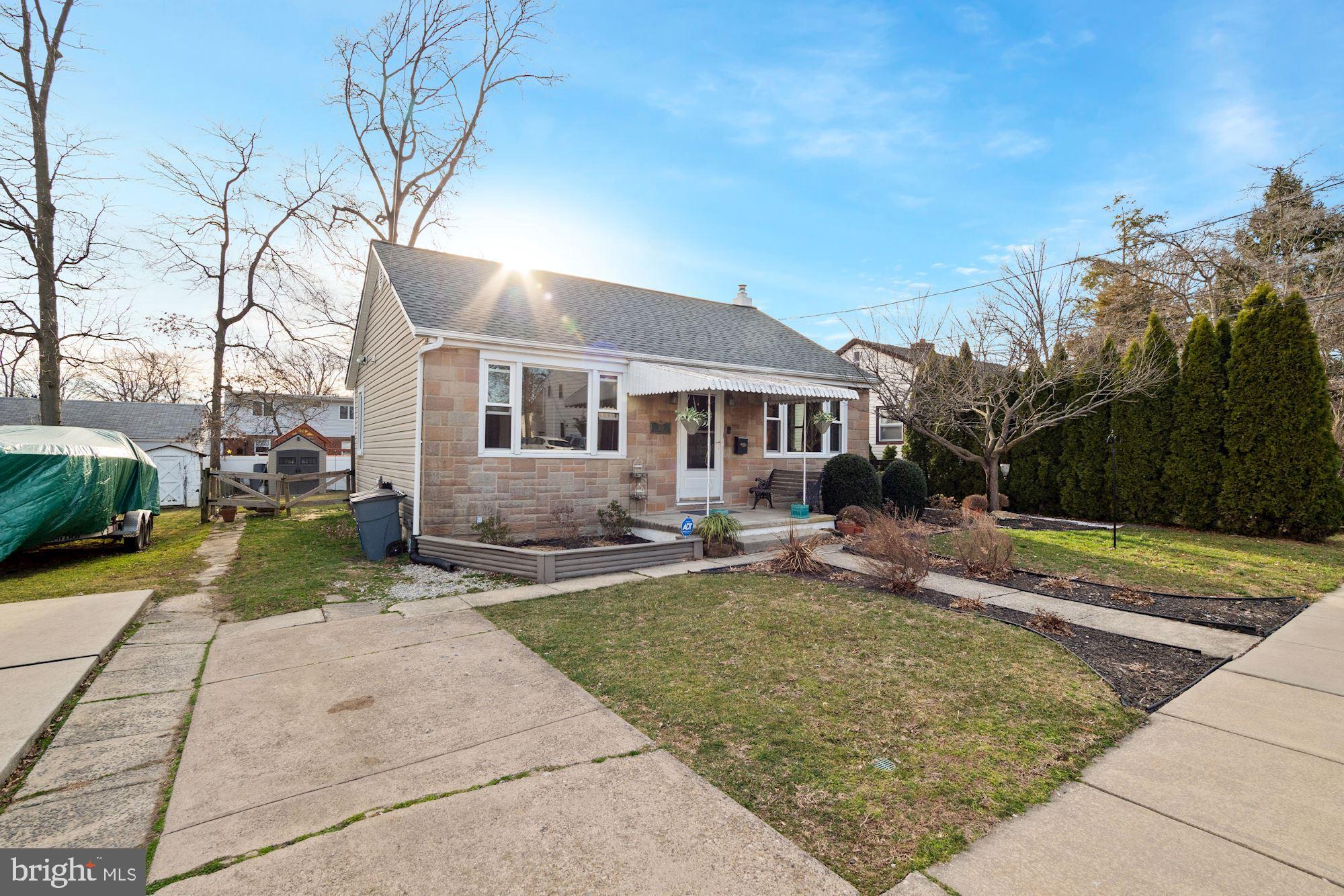 329 Ridley Avenue Folsom, PA 19033 - Photo 3 of 42 Gallery Image 3