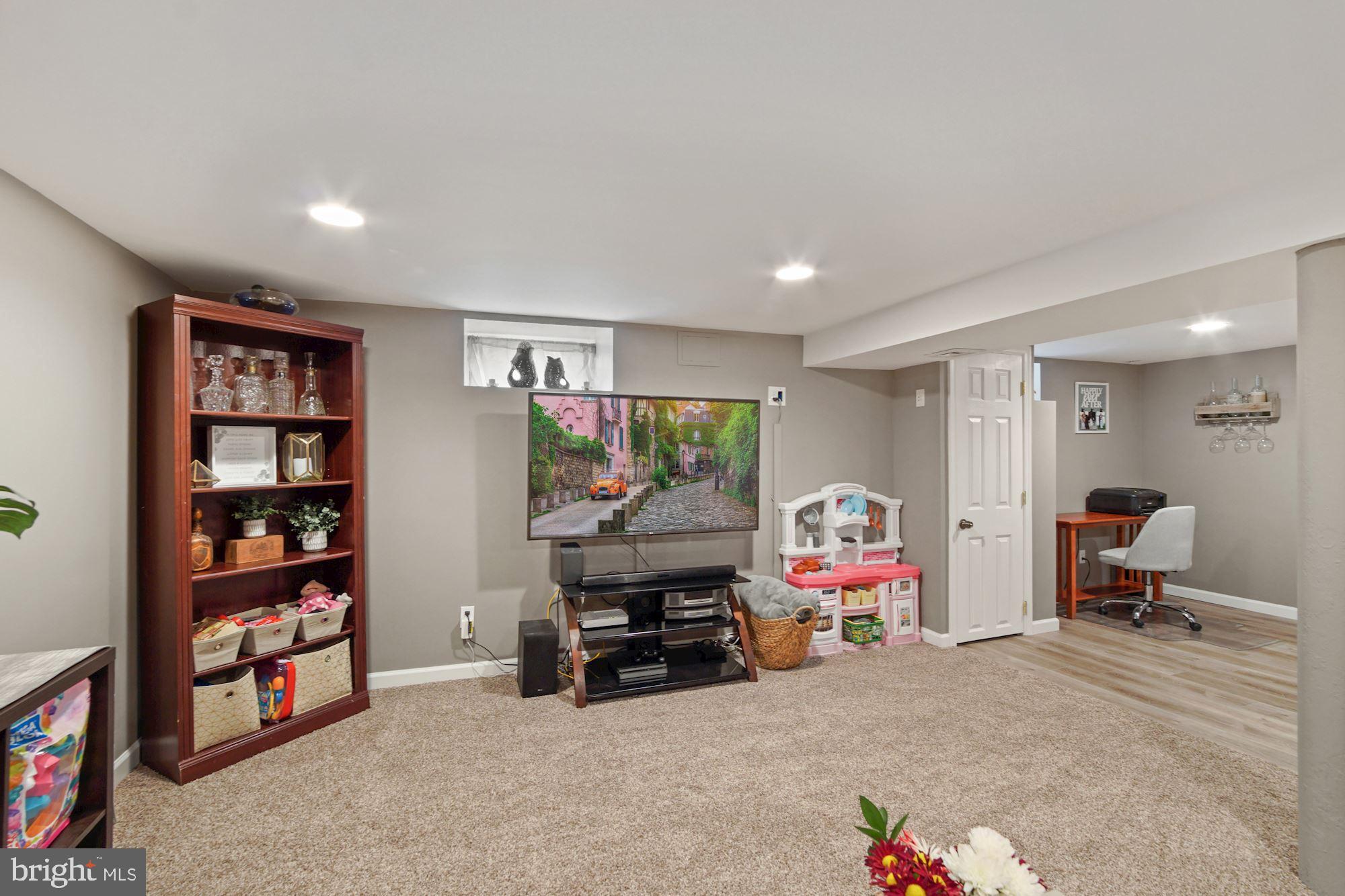 329 Ridley Avenue Folsom, PA 19033 - Photo 25 of 42 Gallery Image 25