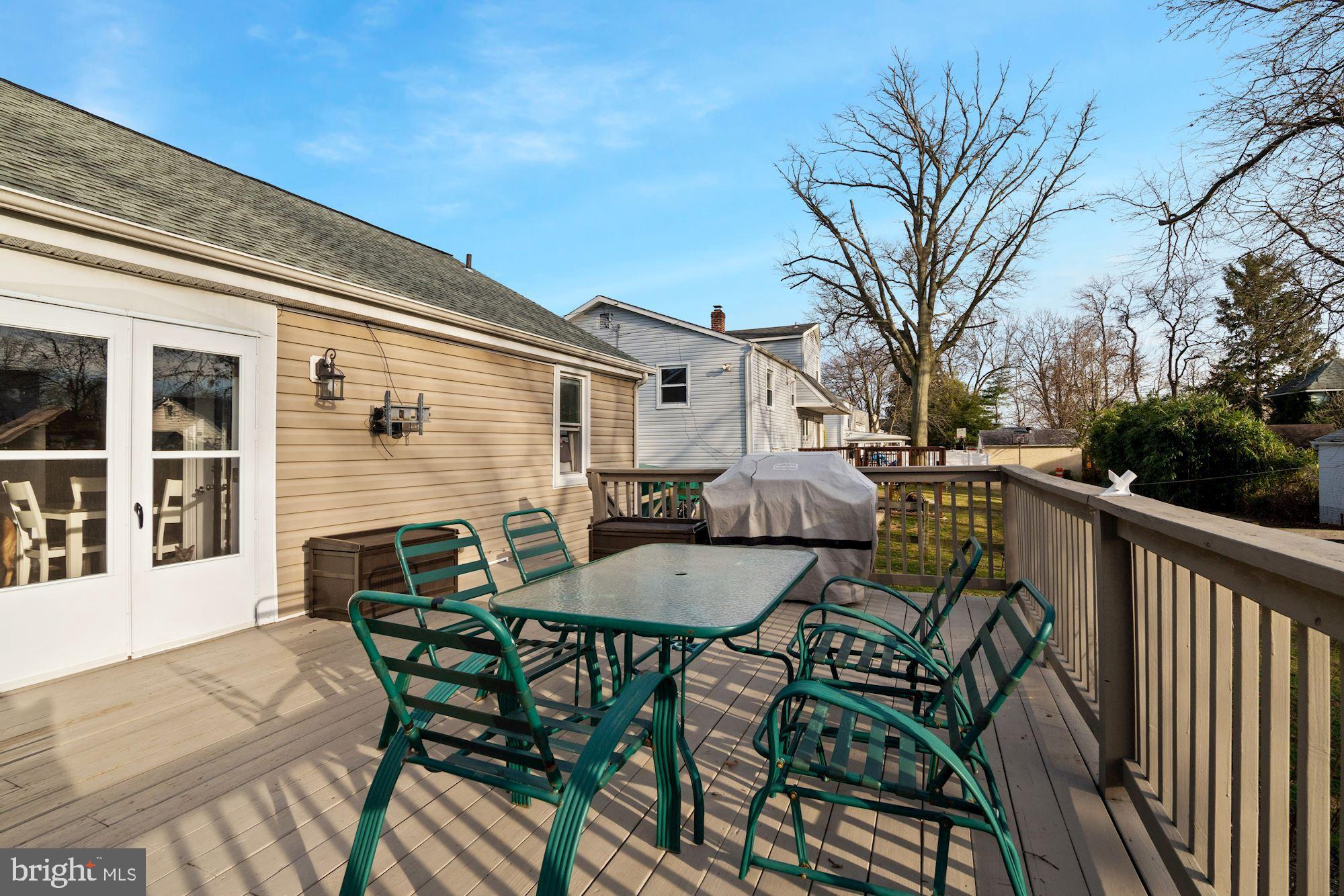 329 Ridley Avenue Folsom, PA 19033 - Photo 26 of 42 Deck