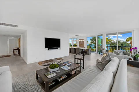 $3,350,000 | 3140 South Ocean Boulevard, Unit 307S, Palm Beach, FL 33480