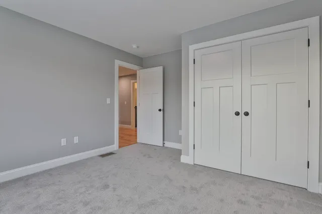 $899,900 | 42 Ridgeview Lane, New Boston, NH 03070