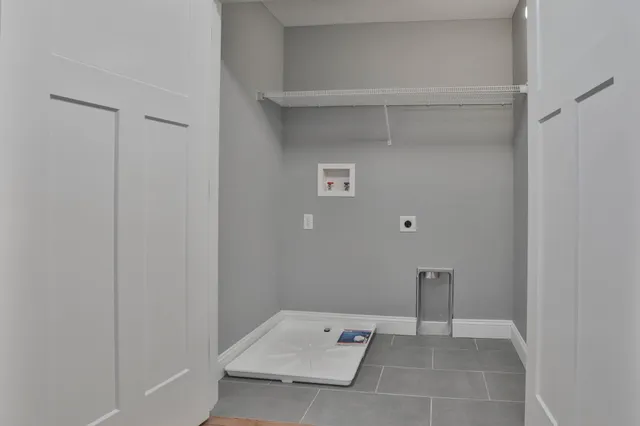 $899,900 | 42 Ridgeview Lane, New Boston, NH 03070