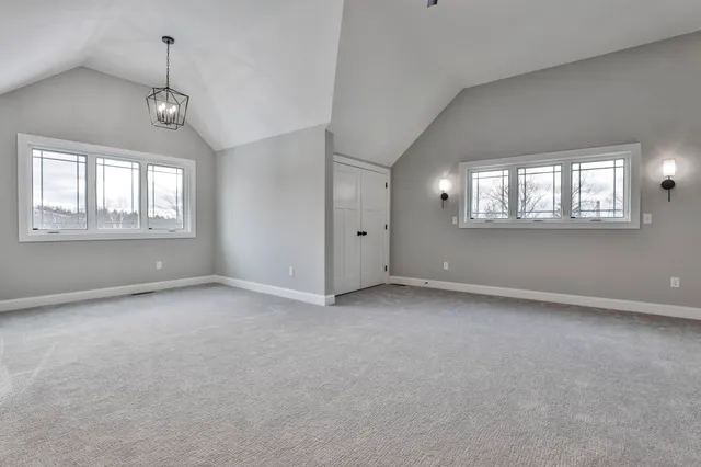 $899,900 | 42 Ridgeview Lane, New Boston, NH 03070