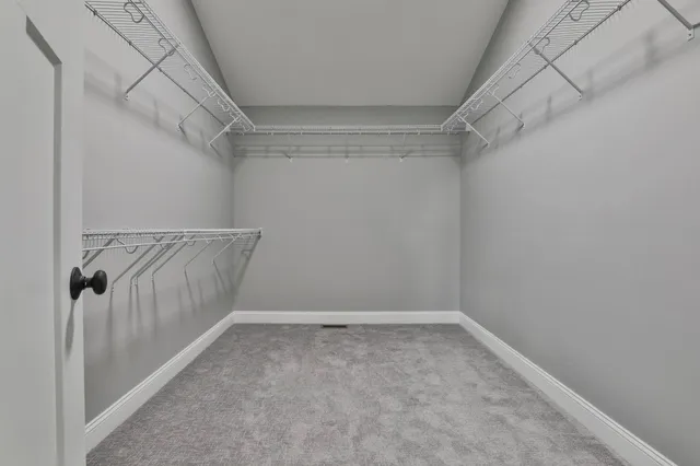 $899,900 | 42 Ridgeview Lane, New Boston, NH 03070