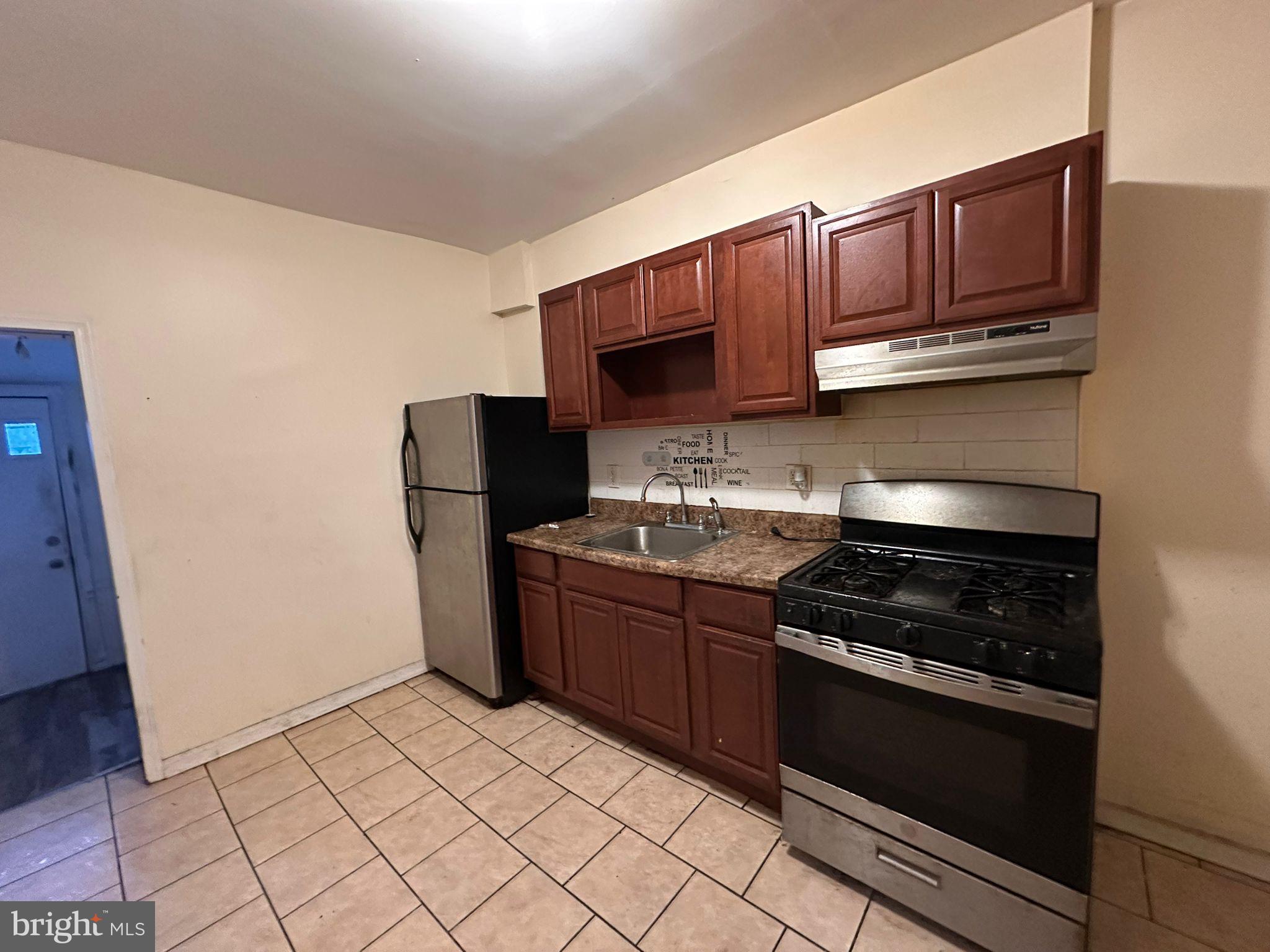 3050 North Sydenham Street Philadelphia, PA 19132 - Photo 4 of 11