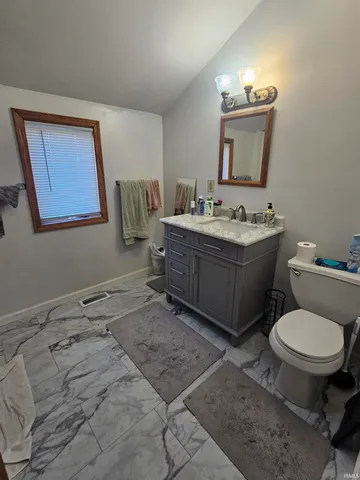 $4,000 | 405 East 15th Street, Bloomington, IN 47408