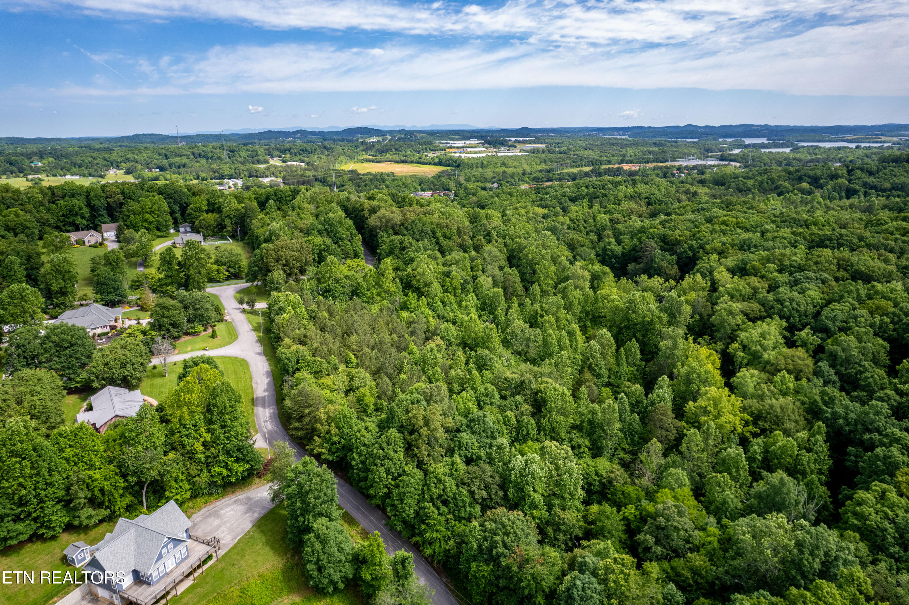 Deer Run Vonore, TN 37885 - Photo 7 of 18 .