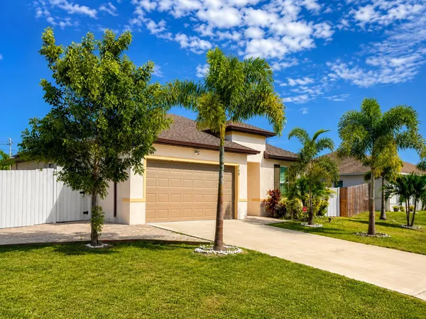 $449,999 | 729 Southwest Haas Avenue, Port St. Lucie, FL 34953