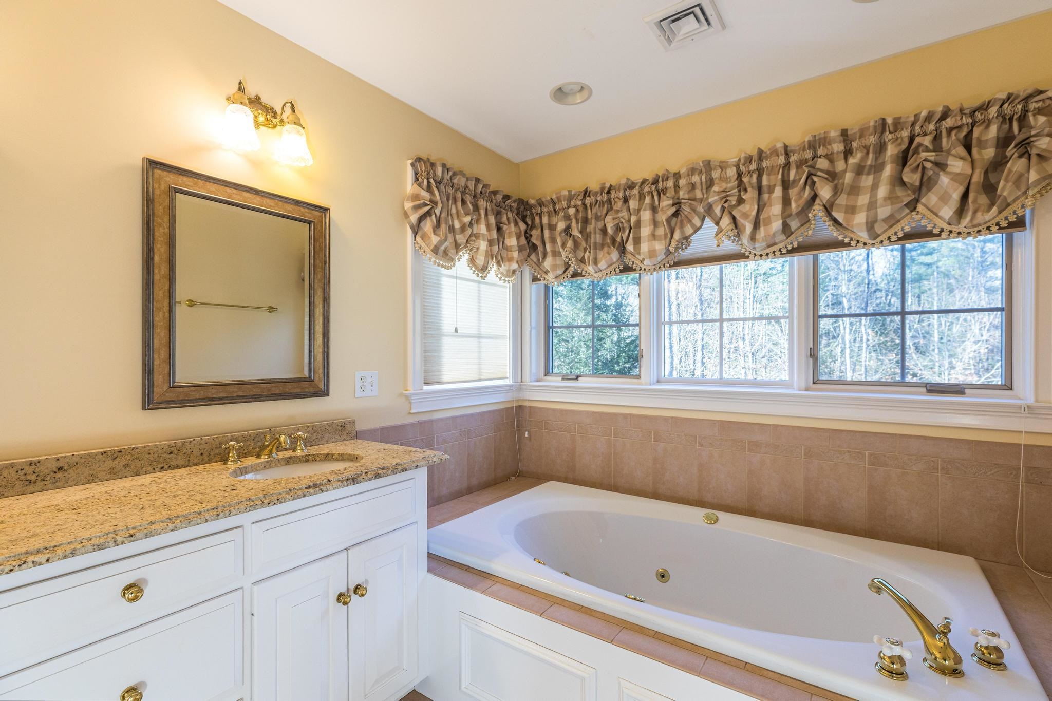 3 Balsam Way Stratham, NH 03885 - Photo 19 of 33