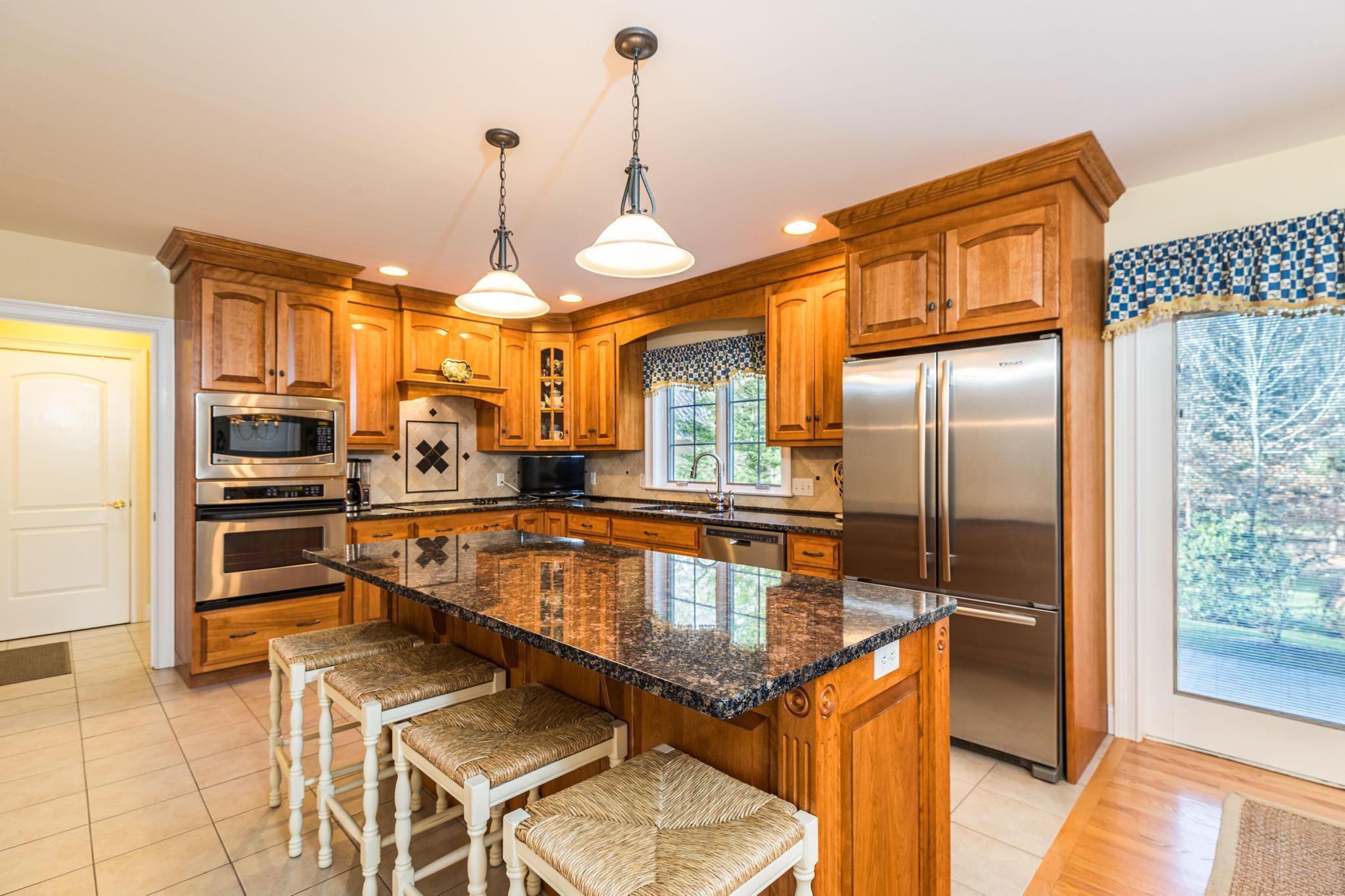 3 Balsam Way Stratham, NH 03885 - Photo 7 of 33