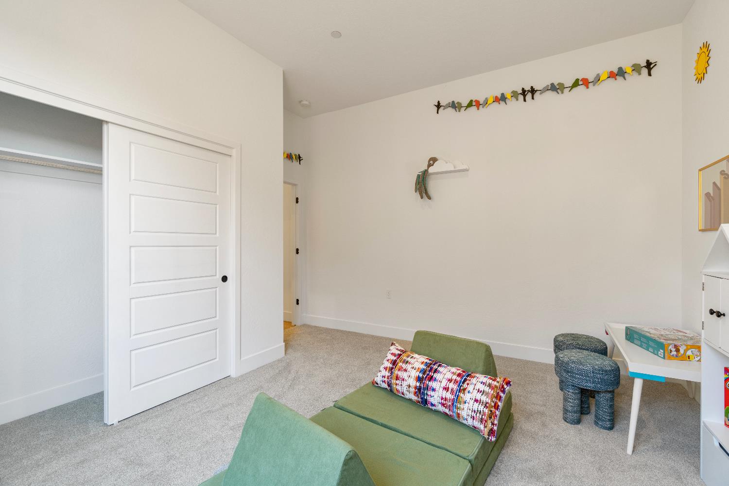 856 Traverse Drive Madera, CA 93636 - Photo 26 of 34 a living room with furniture