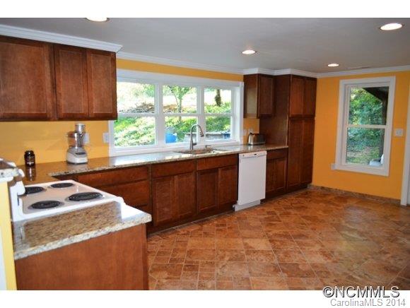 98 Moores Valley Road Leicester, NC 28748 - Photo 5 of 12