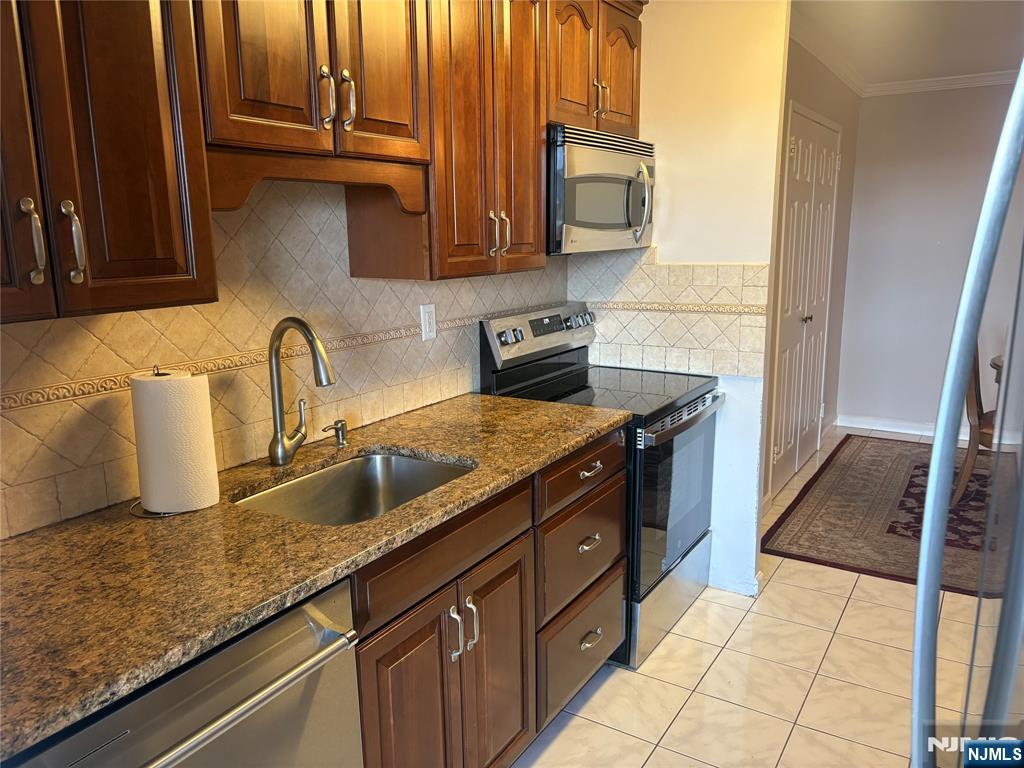 770 Anderson Avenue, Unit 4K Cliffside Park, NJ 07010 - Photo 6 of 13