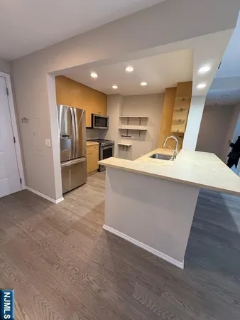 $3,800 | 2201 City Place, Edgewater, NJ 07020