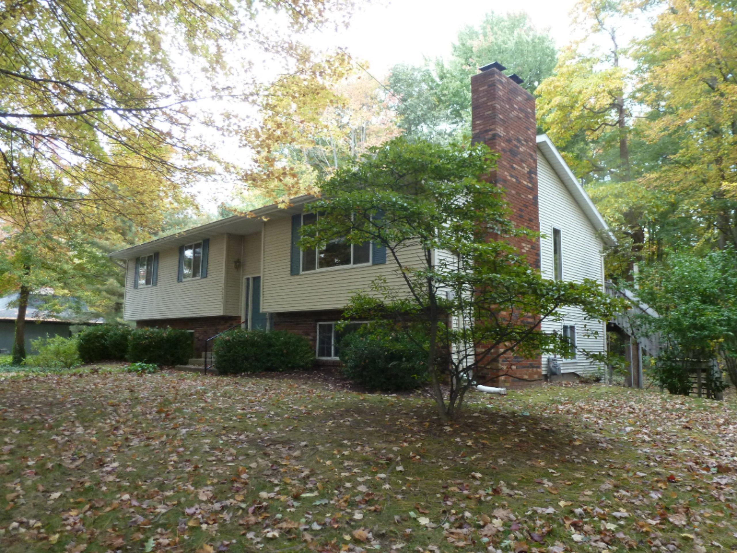 18246 West Spring Lake Road Spring Lake, MI 49456 - Photo 2 of 21 2-Right Side View