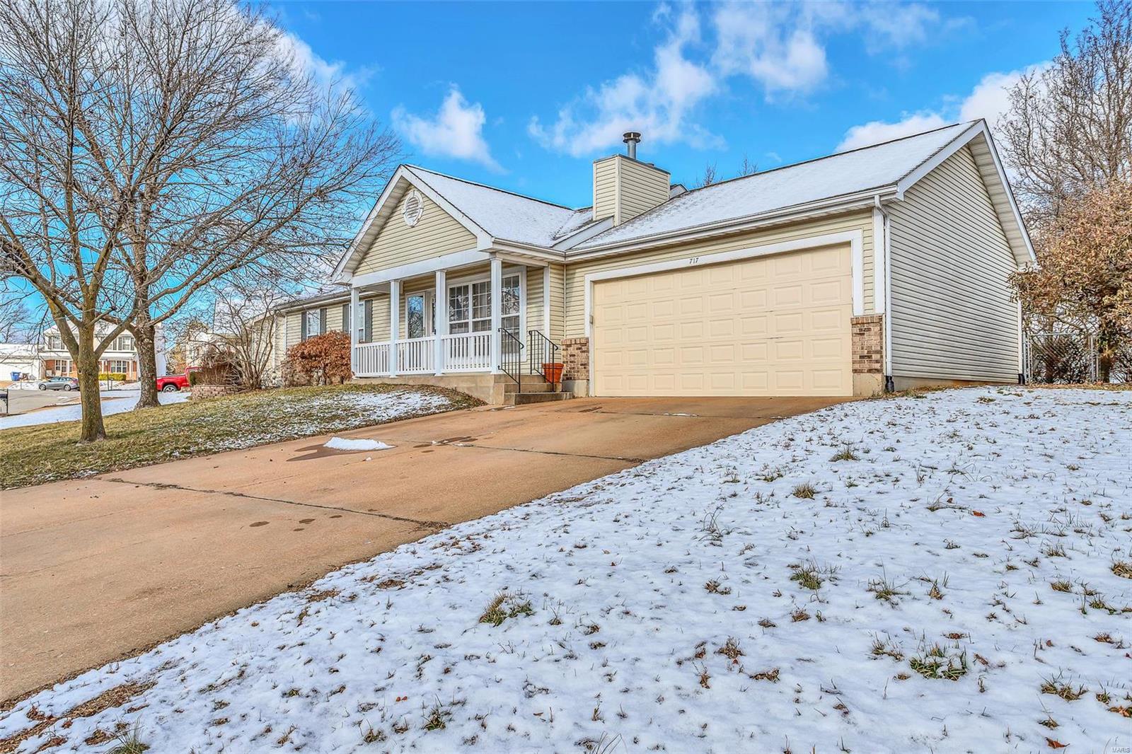 717 Wisdom Court Fenton, MO 63026 - Photo 2 of 29