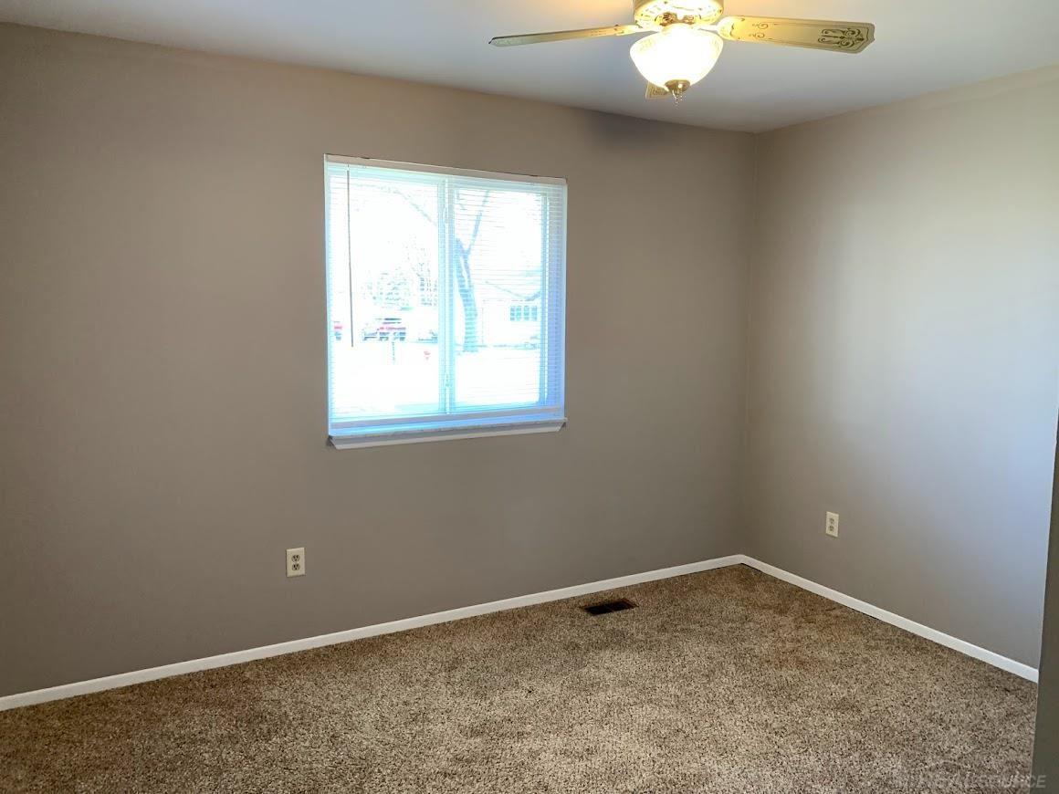 3010 Emmons Avenue Rochester, MI 48307 - Photo 11 of 13 50063302-10.JPG