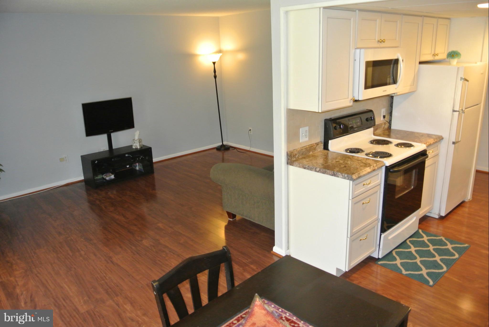 11653 Stoneview Square, Unit 2B Reston, VA 20191 - Photo 11 of 30 Living Room