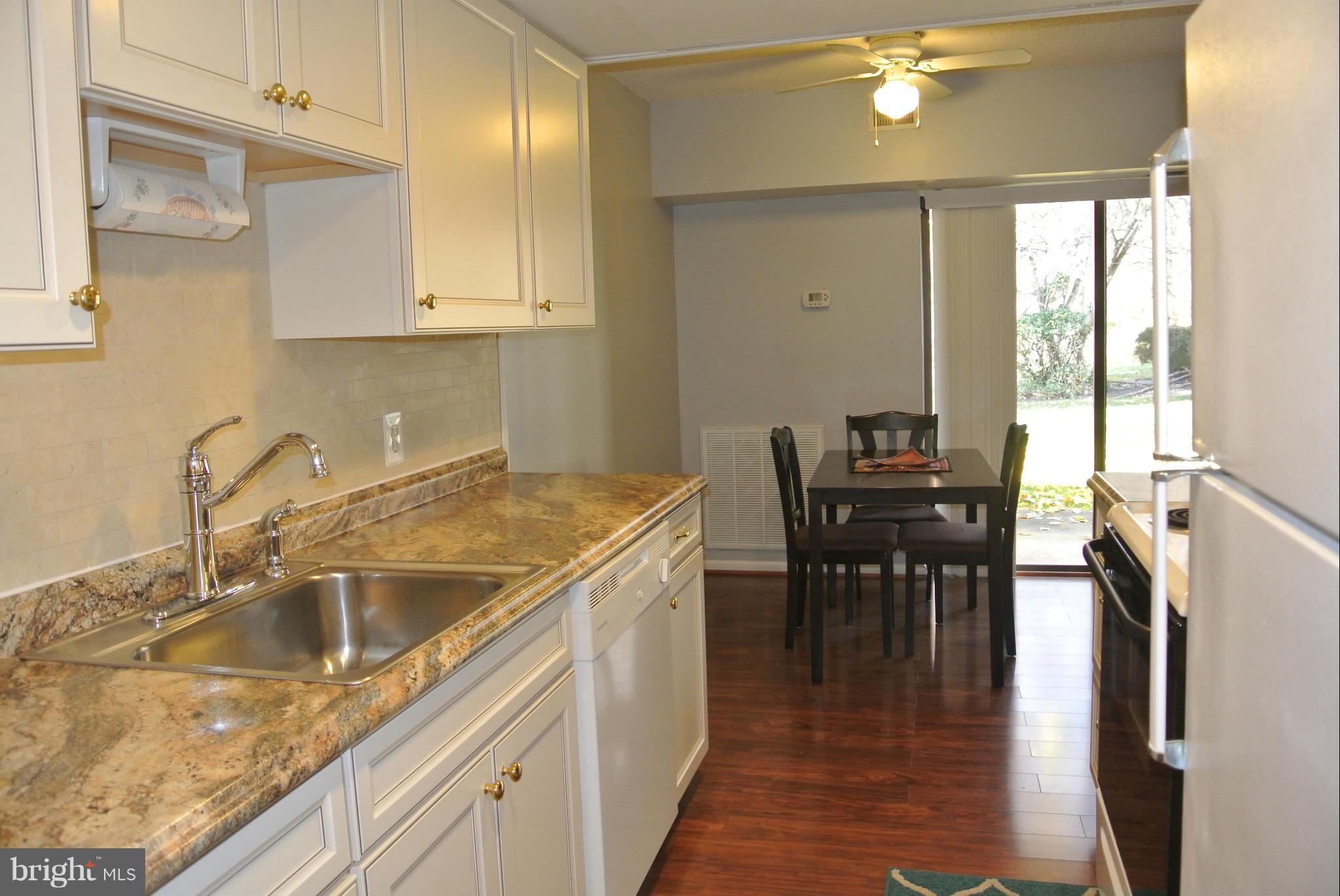 11653 Stoneview Square, Unit 2B Reston, VA 20191 - Photo 8 of 30 Kitchen