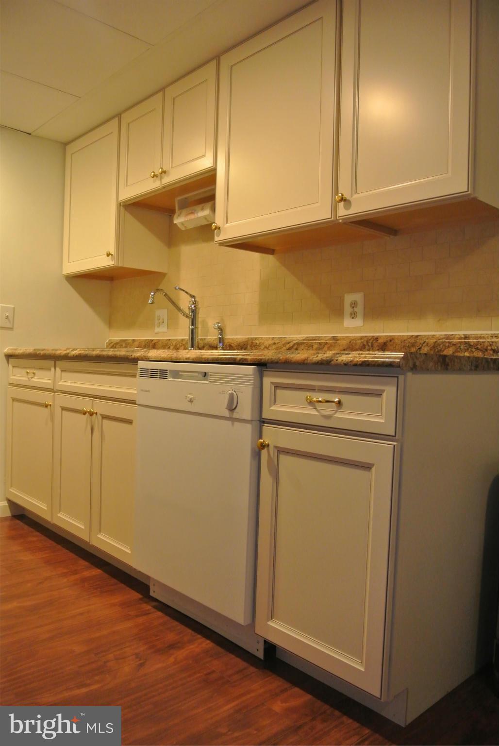 11653 Stoneview Square, Unit 2B Reston, VA 20191 - Photo 10 of 30 Kitchen