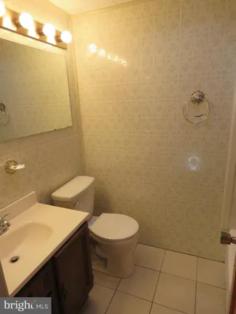 $2,300 | 12839 Elnora Road, Philadelphia, PA 19154