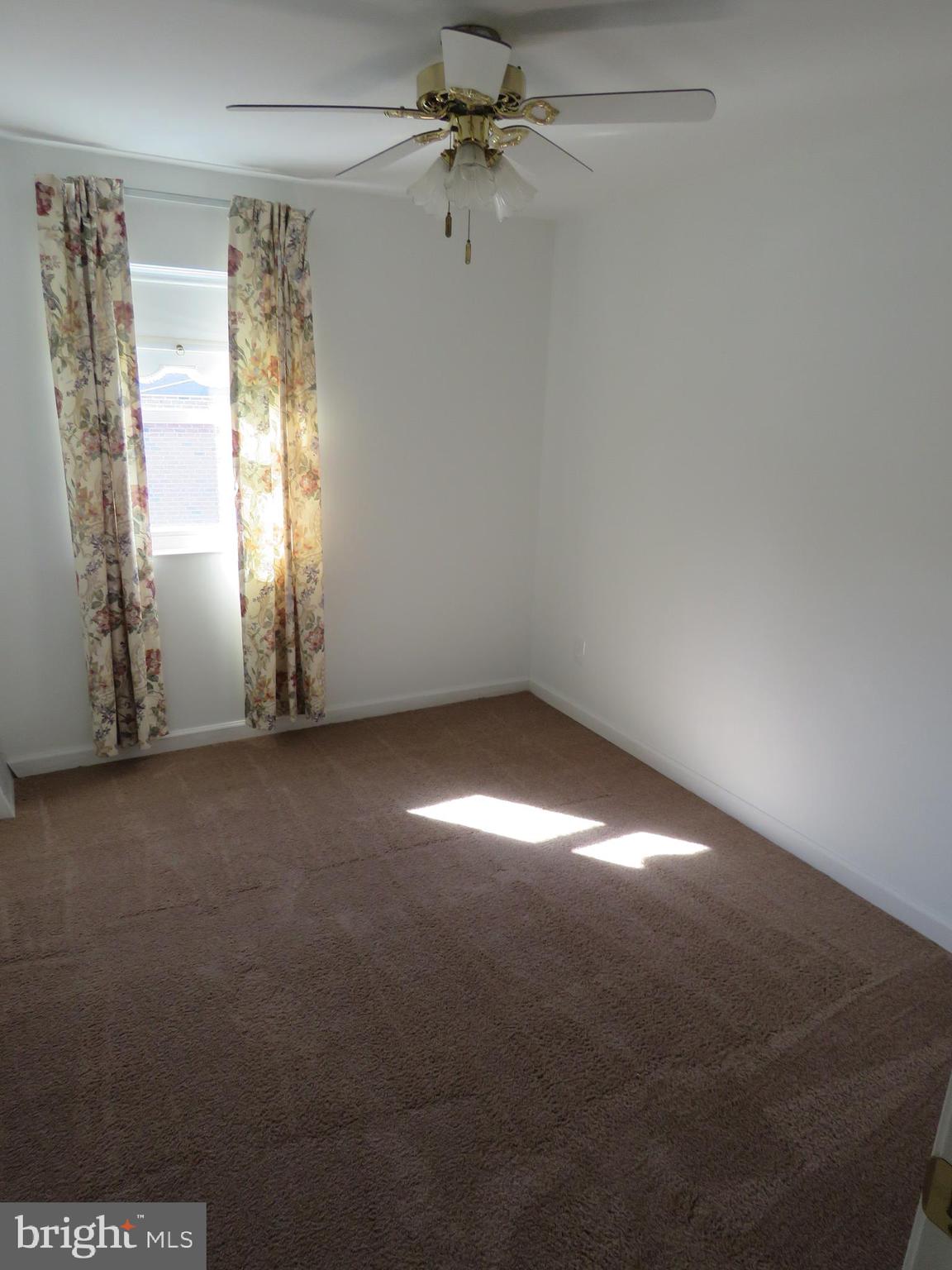 12839 Elnora Road Philadelphia, PA 19154 - Photo 9 of 24