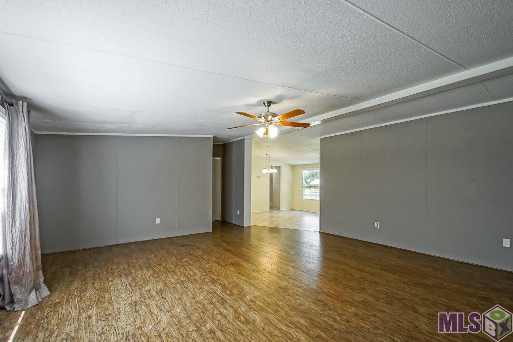 10483 Thibodeaux Road Denham Springs, LA 70706 - Photo 4 of 22
