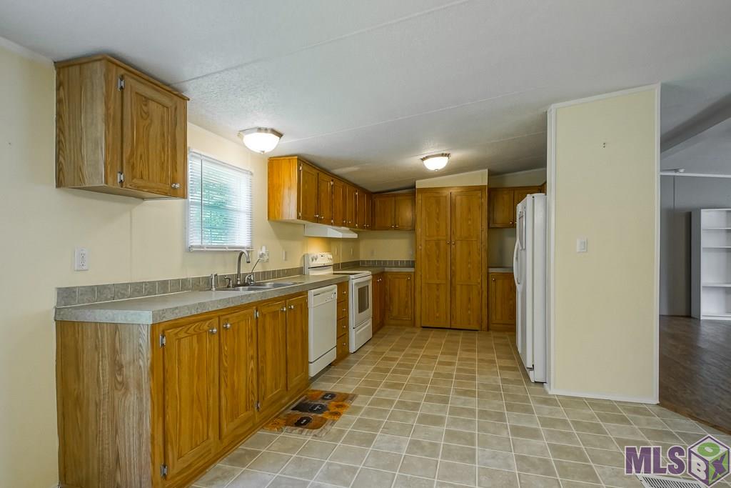 10483 Thibodeaux Road Denham Springs, LA 70706 - Photo 8 of 22