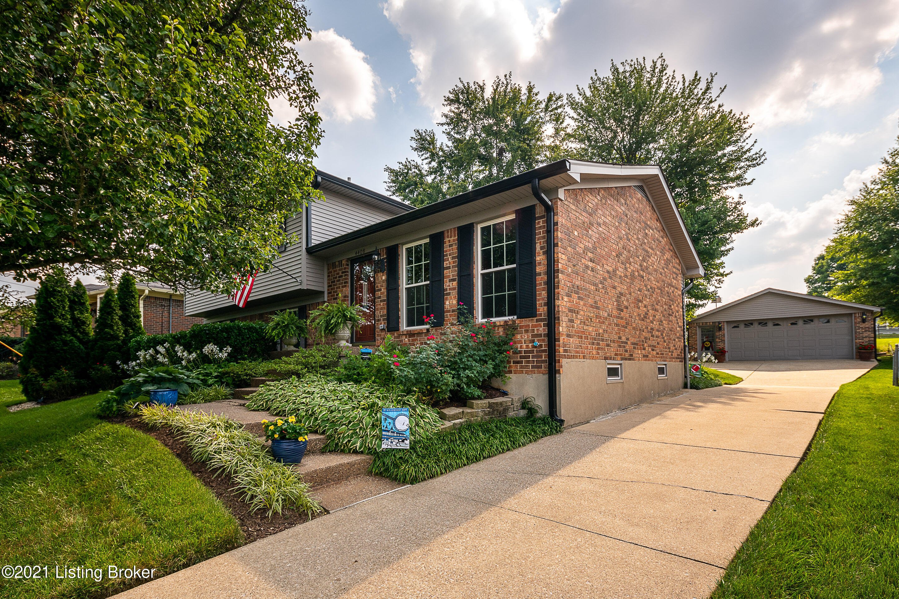 4408 Century Road Jeffersontown, KY 40299 - Photo 2 of 42 DHI-101
