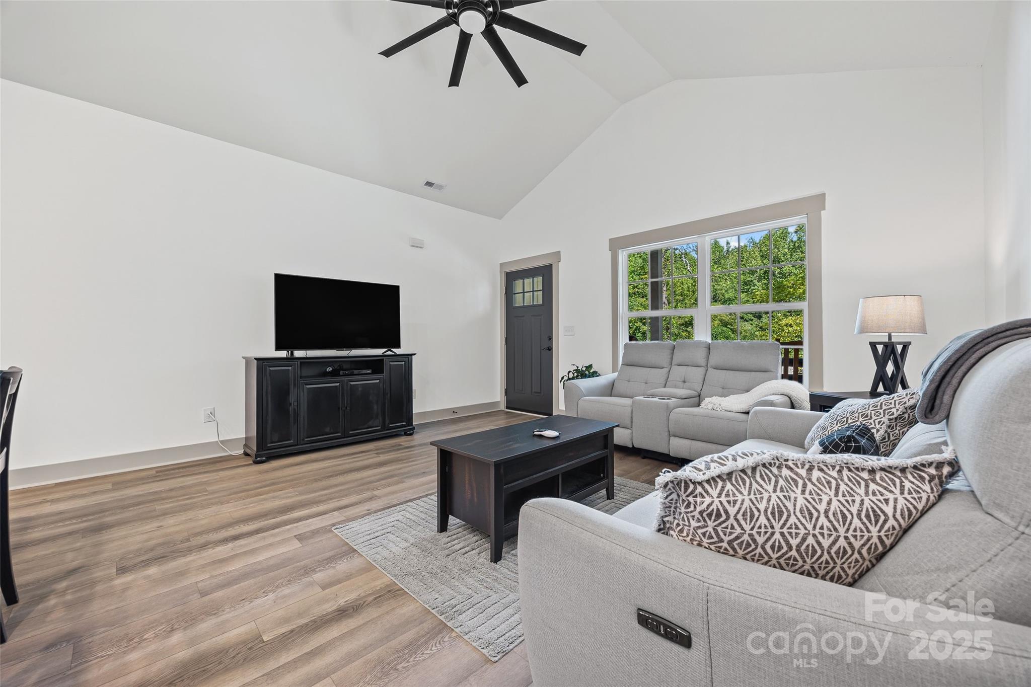 1657 Springlake Road York, SC 29745 - Photo 4 of 23