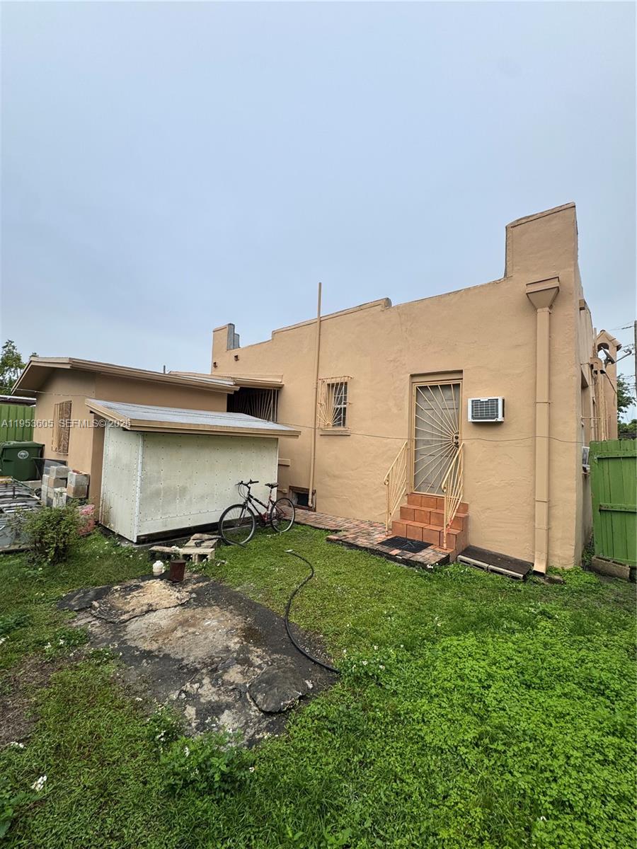 322 Southwest 31st Court Miami, FL 33135 - Photo 21 of 21 a view of a backyard with plants