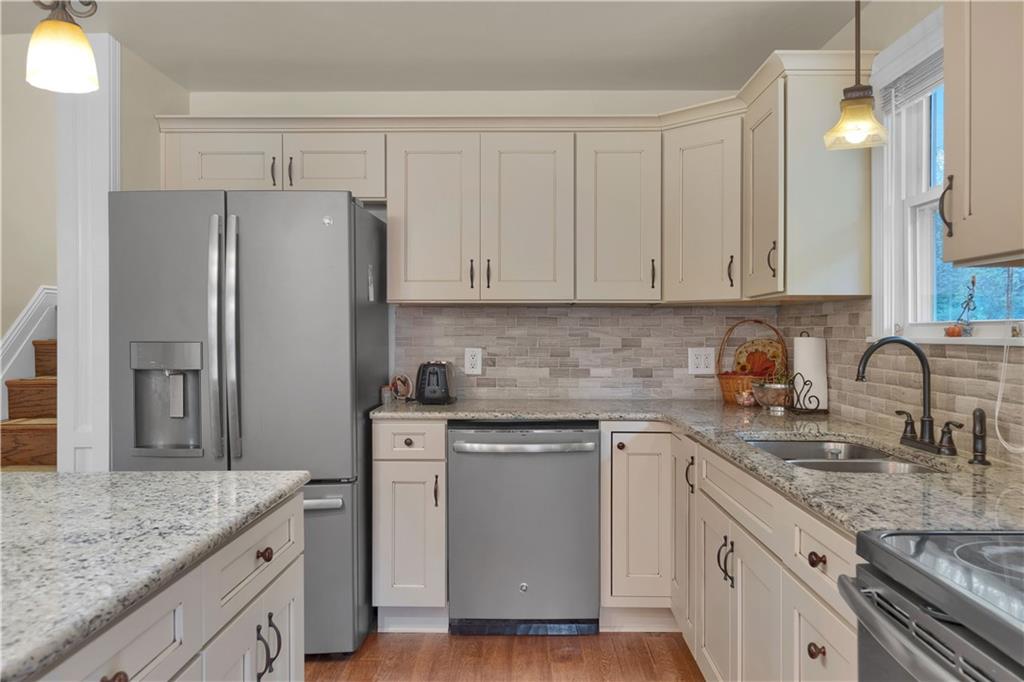 476 Independence Road Aliquippa, PA 15001 - Photo 8 of 25 Gallery Image 8