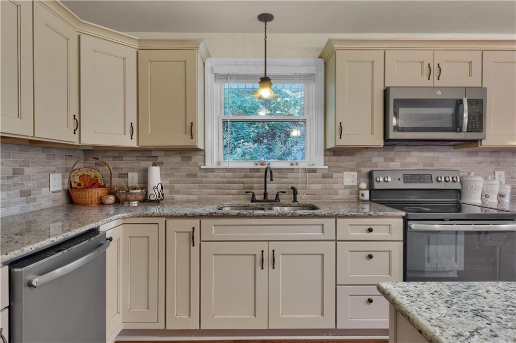 476 Independence Road Aliquippa, PA 15001 - Photo 9 of 25 Gallery Image 9