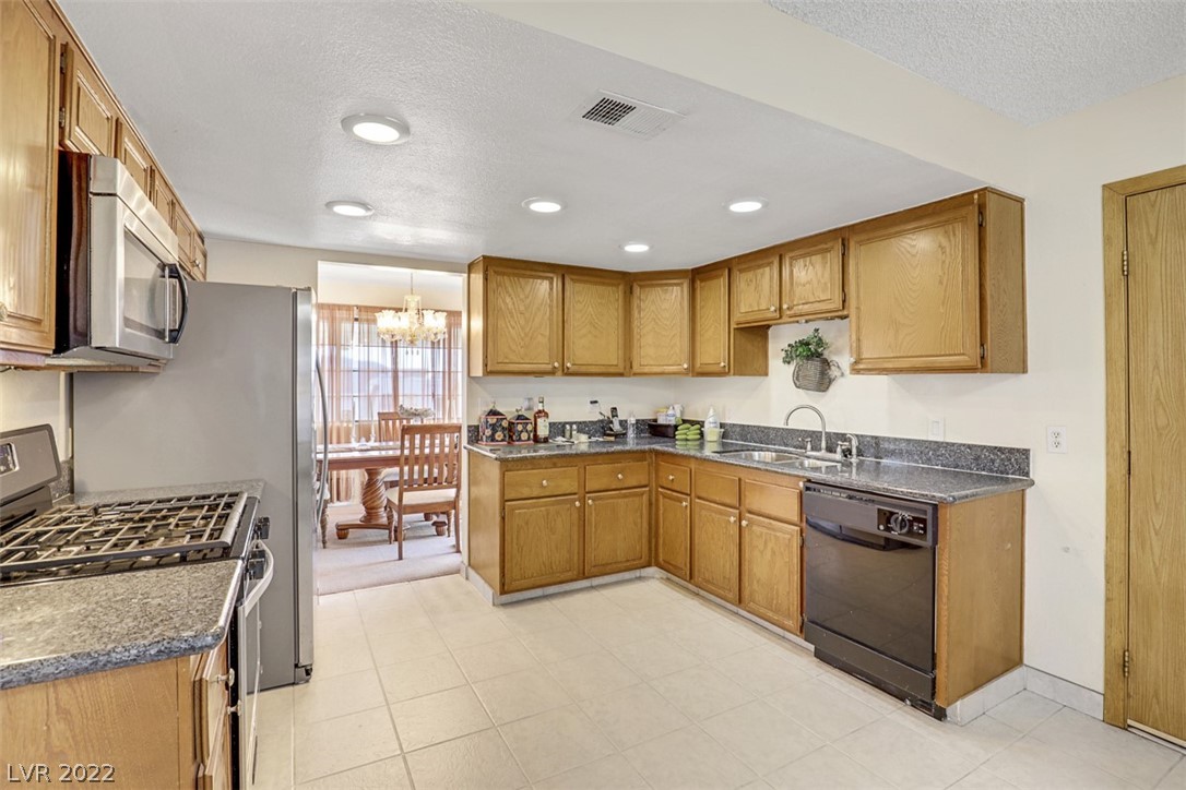 2101 Thoroughbred Road Henderson, NV 89002 - Photo 17 of 44 Gallery Image 17