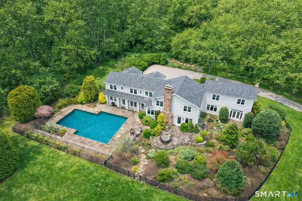 $2,389,000 | 86 Middlebrook Farm Road, Wilton, CT 06897