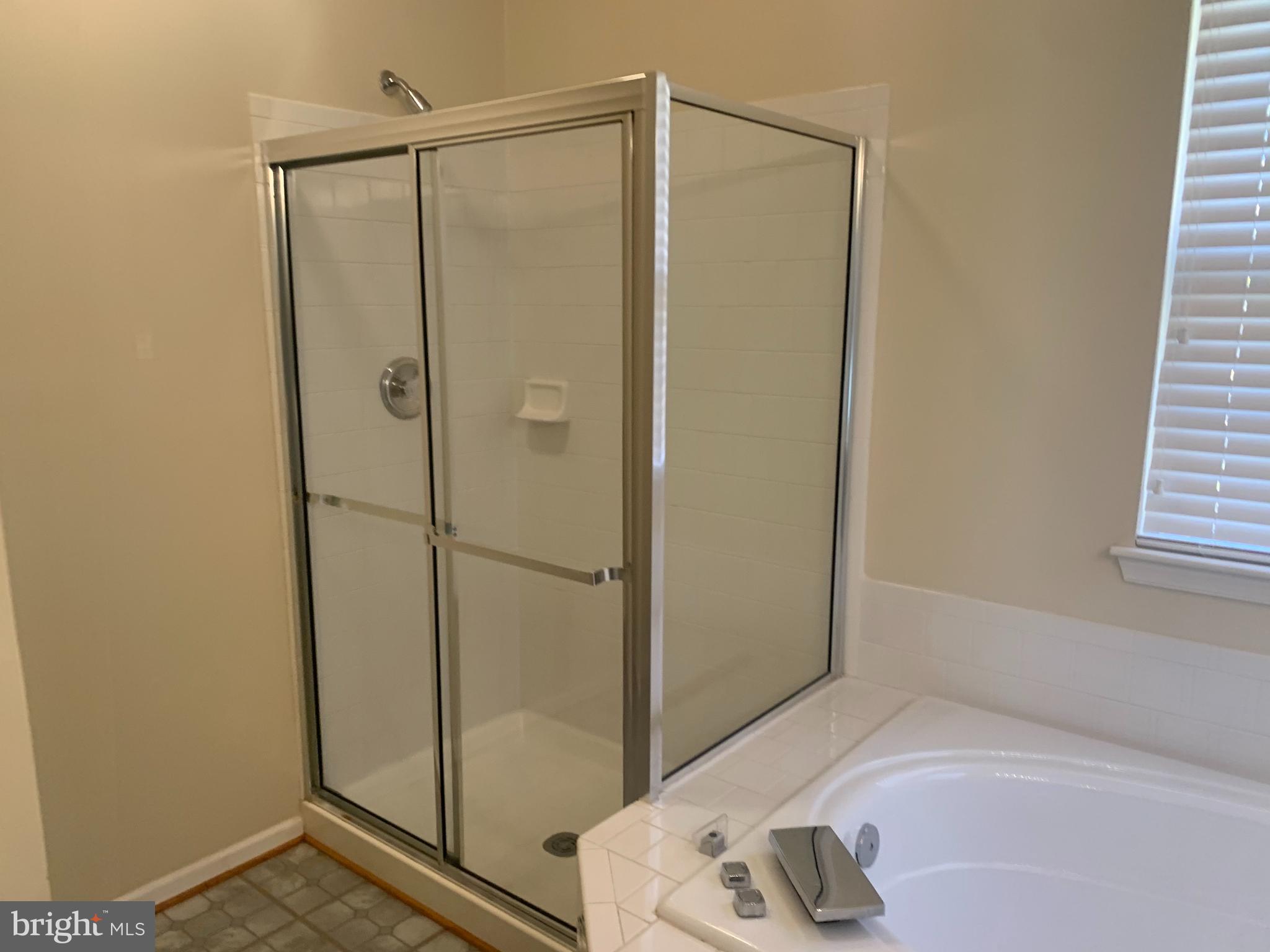3104 Needleleaf Lane Springdale, MD 20721 - Photo 28 of 40 Primary Bath sep shower