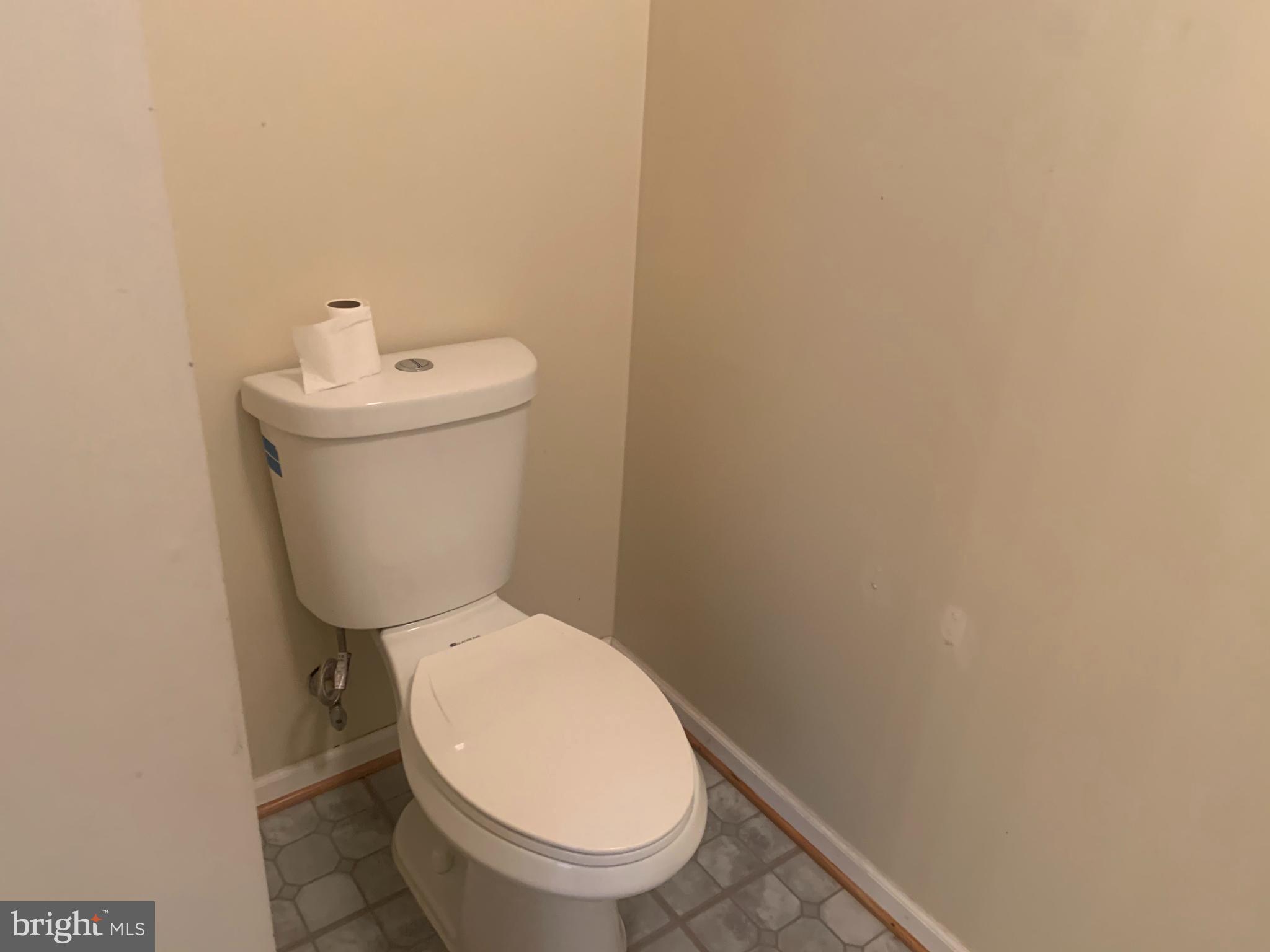 3104 Needleleaf Lane Springdale, MD 20721 - Photo 29 of 40 Primary Bath Toilet
